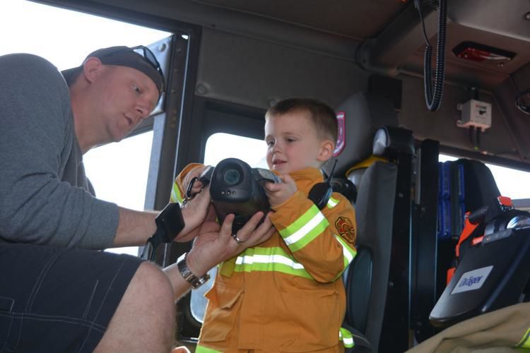 Del Thomas Fire Truck Parade 2019